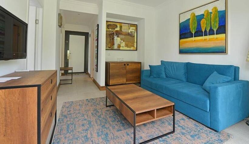 غرفة عائلية, Bitez Garden Life