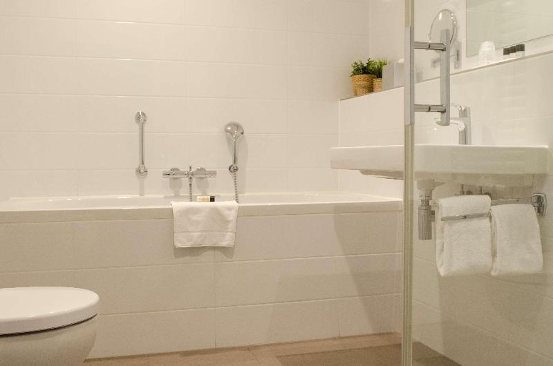带大床的行政房间, Flonk Hotel Groningen Zuid, Bw Signature Collection