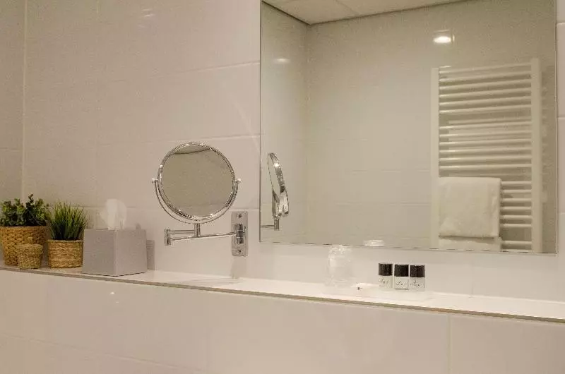 اتاق اجرایی با تخت بزرگ, Flonk Hotel Groningen Zuid, Bw Signature Collection