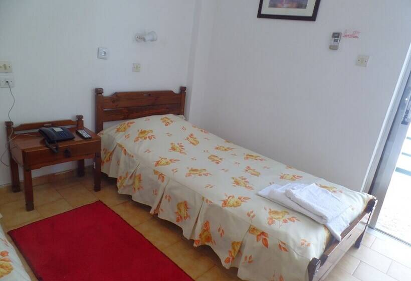 Номер Стандарт Трехместный, Inomaos