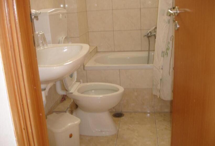 Номер Стандарт Трехместный, Inomaos