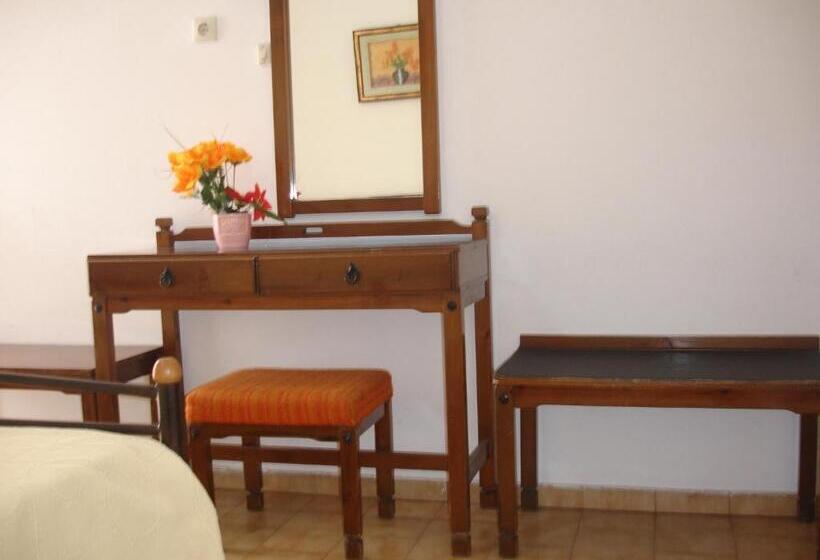 Четырехместный Номер Стандарт, Inomaos