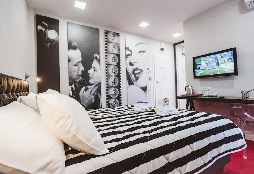 스탠다드 룸, Lol Et Lola