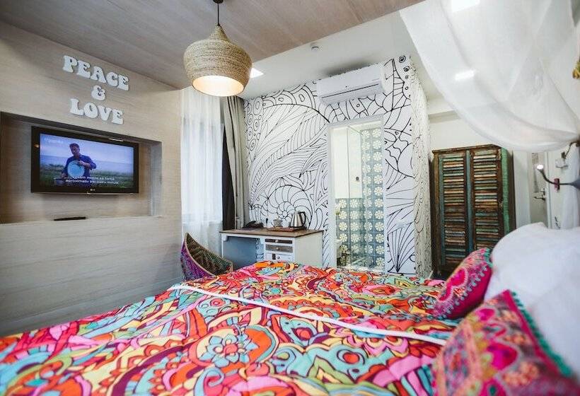 스탠다드 룸, Lol Et Lola