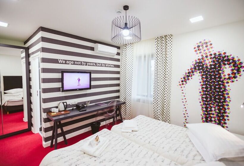 스탠다드 룸, Lol Et Lola