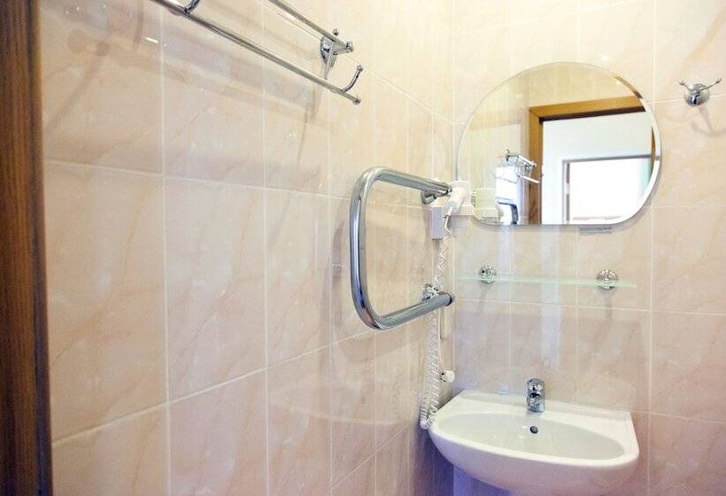 اتاق استاندارد سه نفره, Maxima Zarya