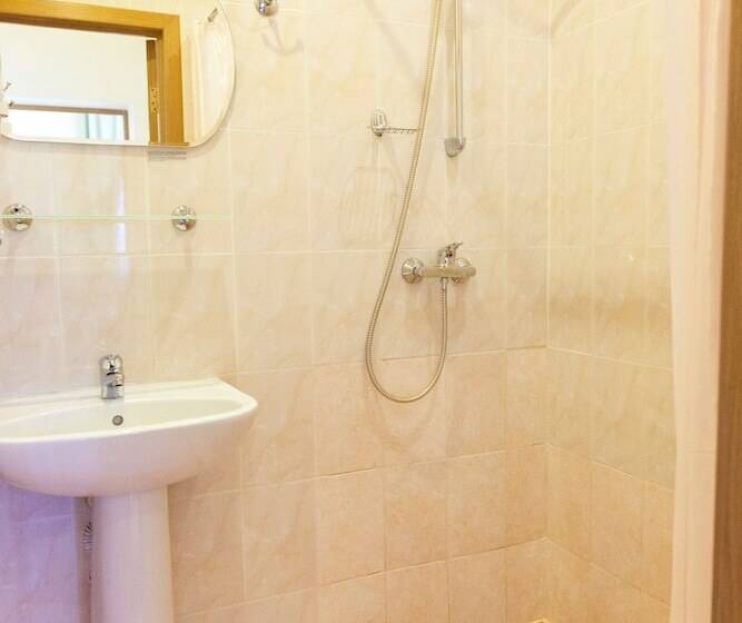 اتاق استاندارد سه نفره, Maxima Zarya