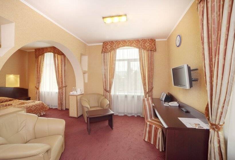 سوییت جونیور, Maxima Zarya