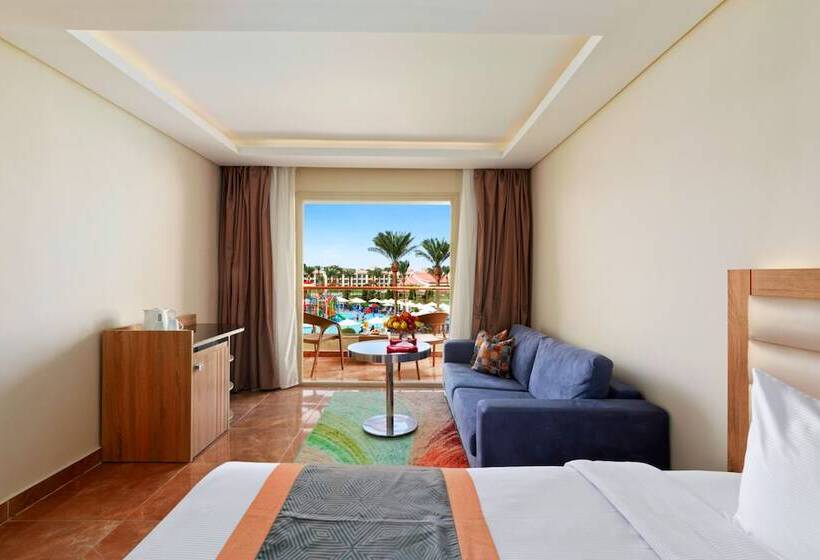 Номер Deluxe Вид на Бассейн, Pickalbatros Dana Beach Resort   Aqua Park