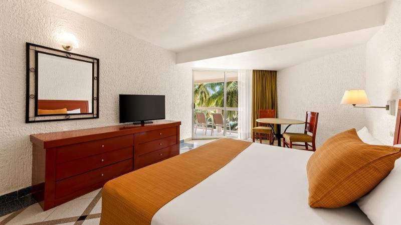 Номер Deluxe Вид на Бассейн, Pickalbatros Dana Beach Resort   Aqua Park