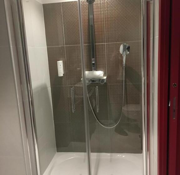اتاق اجرایی با تخت بزرگ, Hôtel Boutique Richelieu, Lyon Gare Part Dieu
