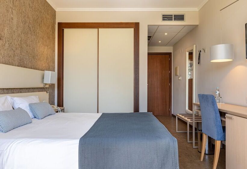 プールビュースタンダードルーム, Vila Park