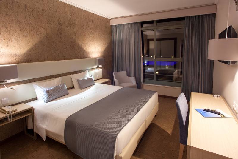 プールビュースタンダードルーム, Vila Park