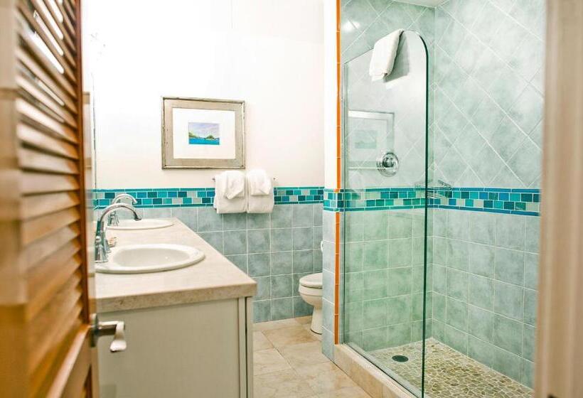 سوئیت با تخت بزرگ, Secret Harbour Beach Resort