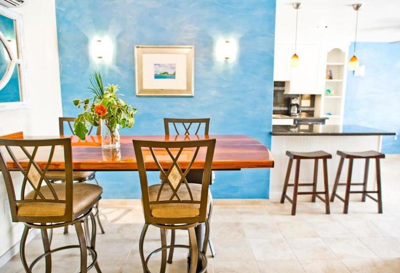 سوئیت با تخت بزرگ, Secret Harbour Beach Resort