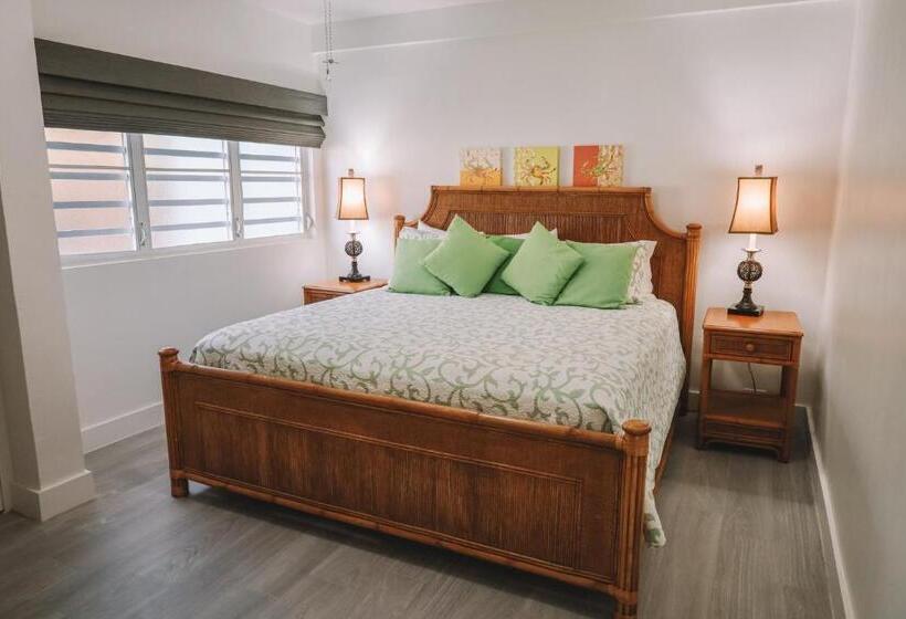 سوئیت با تخت بزرگ, Secret Harbour Beach Resort