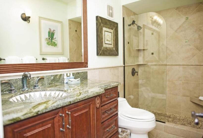 سوئیت 2 خوابه, Secret Harbour Beach Resort