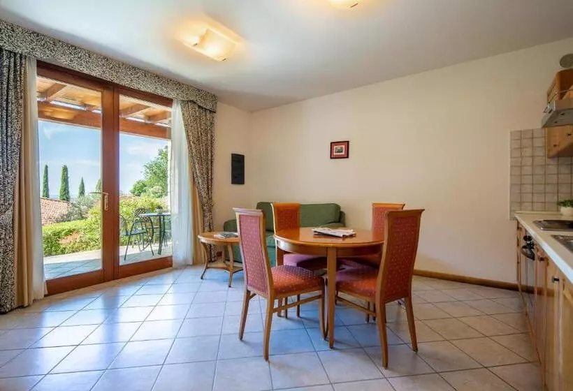 آپارتمان 1 خوابه با چشمانداز باغ, Domina Borgo Degli Ulivi Garda Lake