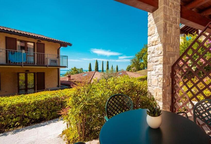 带1个卧室带花园景观的公寓, Domina Borgo Degli Ulivi  Garda Lake