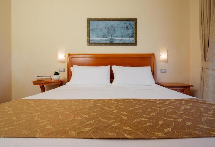 1 Bedroom Apartment Lake View, Domina Borgo Degli Ulivi  Garda Lake