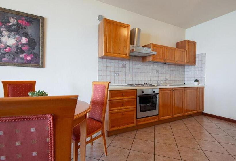 1 Bedroom Apartment Lake View, Domina Borgo Degli Ulivi  Garda Lake