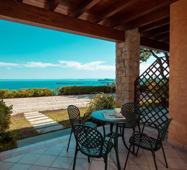 1 Bedroom Apartment Lake View, Domina Borgo Degli Ulivi  Garda Lake