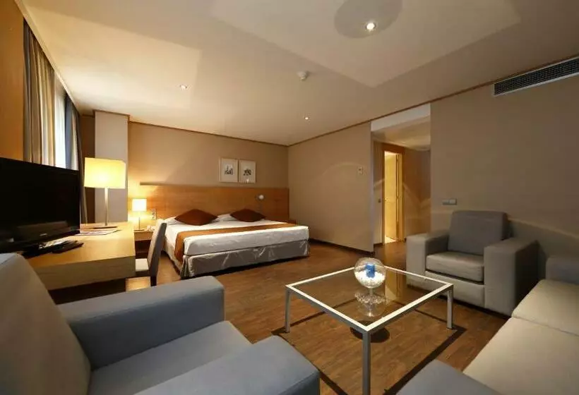 سوییت جونیور, Eurohotel Castellón