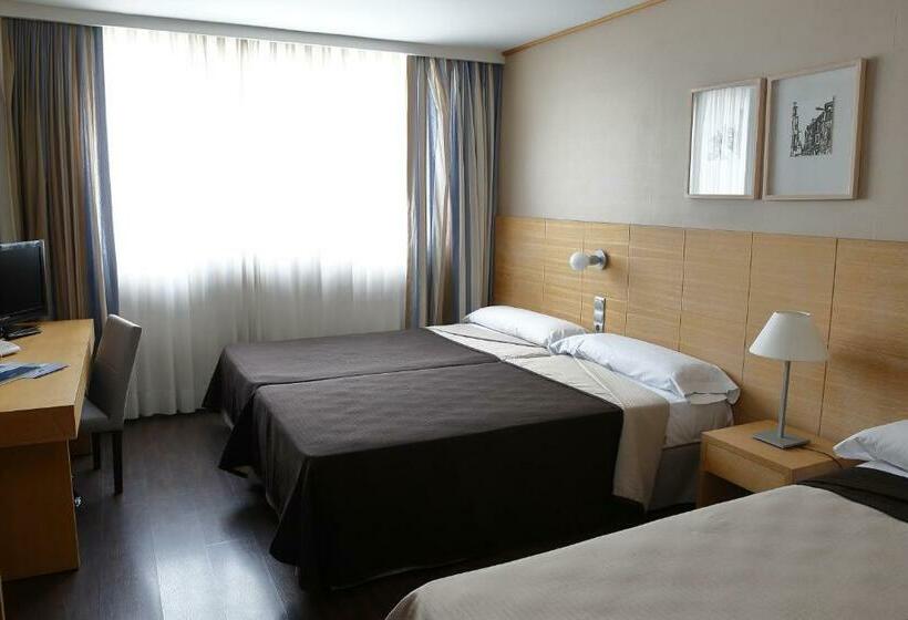 Номер Стандарт Трехместный, Eurohotel Castellón