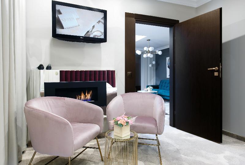 스위트, Happy Hotel Girassol