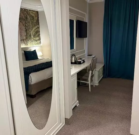 اتاق استاندارد با چشم‌انداز استخر, Adriatik Hotel, Bw Premier Collection