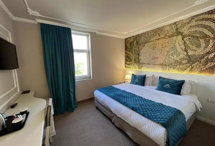 اتاق استاندارد با چشم‌انداز استخر, Adriatik Hotel, Bw Premier Collection