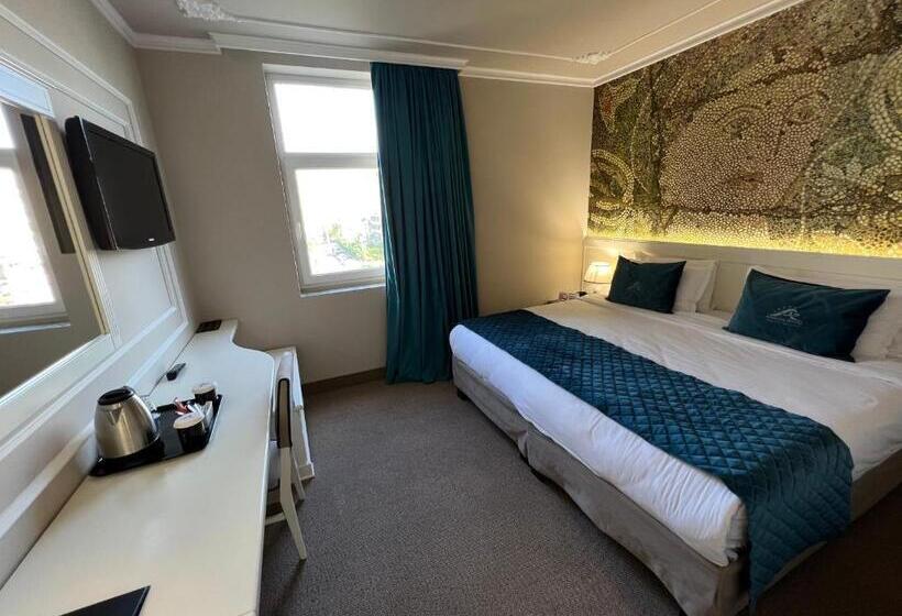 스탠다드 룸 풀장 전망, Adriatik Hotel, Bw Premier Collection