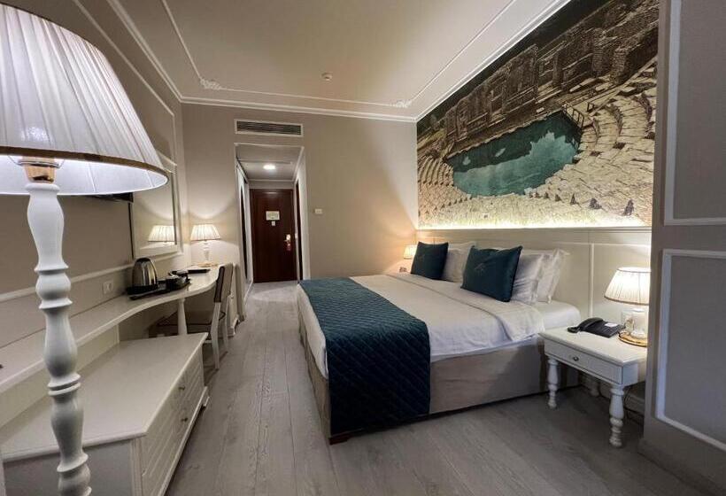 带大床的行政房间, Adriatik Hotel, Bw Premier Collection
