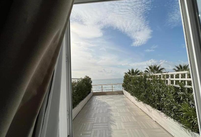 带大床的行政房间, Adriatik Hotel, Bw Premier Collection
