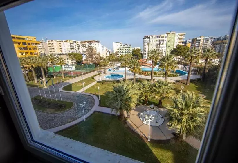 اتاق استاندارد با چشم‌انداز استخر, Adriatik Hotel, Bw Premier Collection