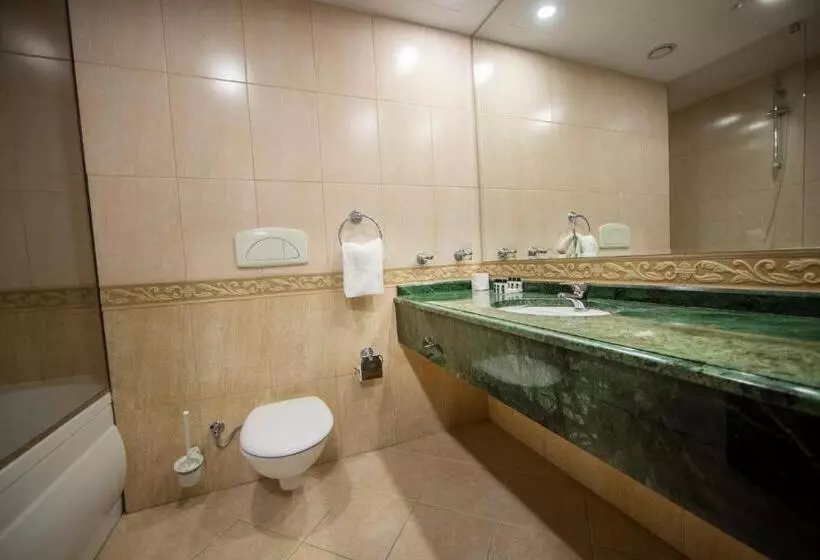 سوییت جونیور با چشم‌انداز دریا, Adriatik Hotel, Bw Premier Collection