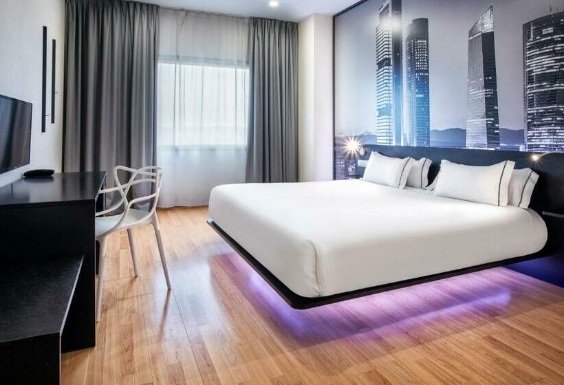 Номер Стандарт, B&b Hotel Madrid Aeropuerto T4