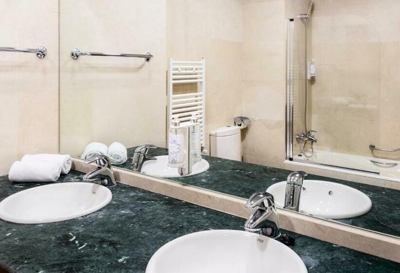 基本三人间, B&b Hotel Madrid Aeropuerto T4