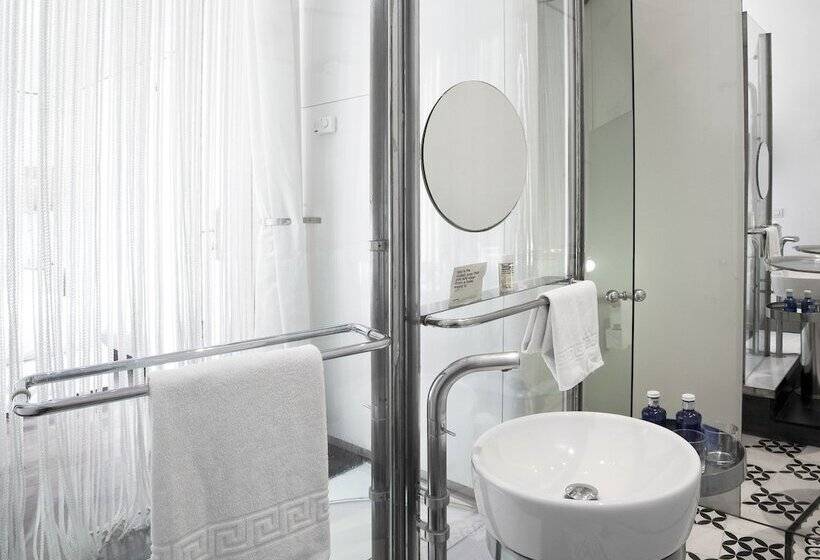 Номер Basic, Chic & Basic Born Boutique