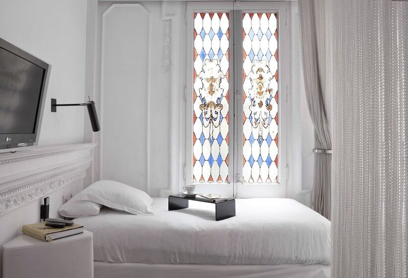 Номер Стандарт Индивидуальный, Chic & Basic Born Boutique