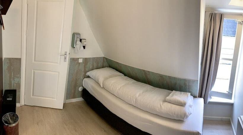 غرفة قياسية فردية, Damrak Inn