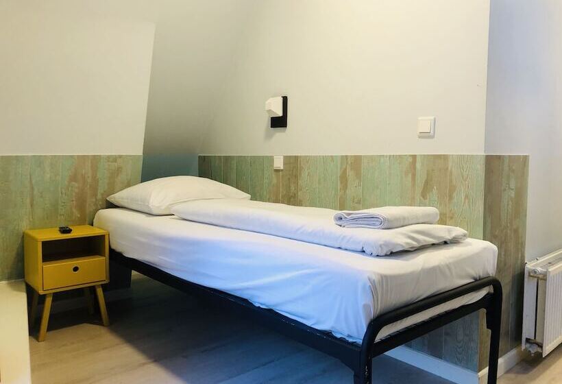 غرفة قياسية فردية, Damrak Inn