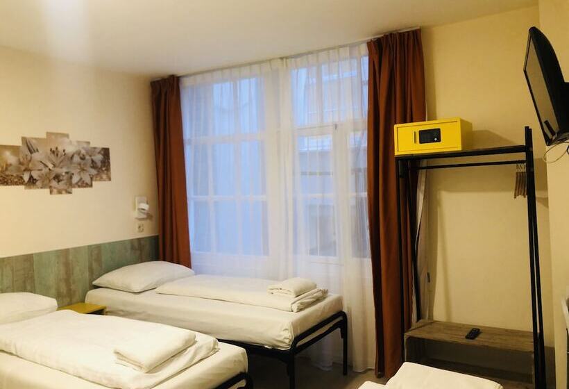 Habitació Triple Estàndard, Damrak Inn