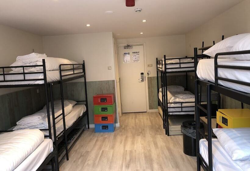 غرفة عائلية, Damrak Inn