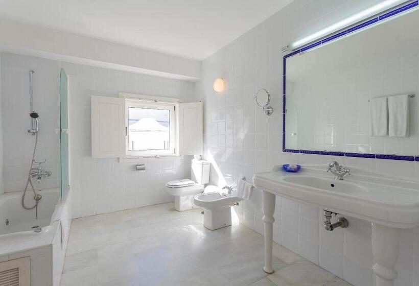 スタンダードルーム, Dona Pakyta