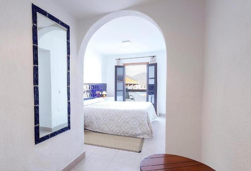 패밀리 룸, Dona Pakyta