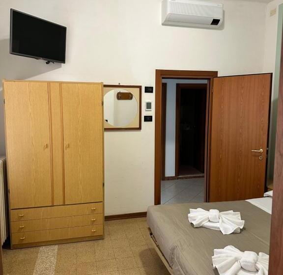 اتاق استاندارد, Enna Rimini