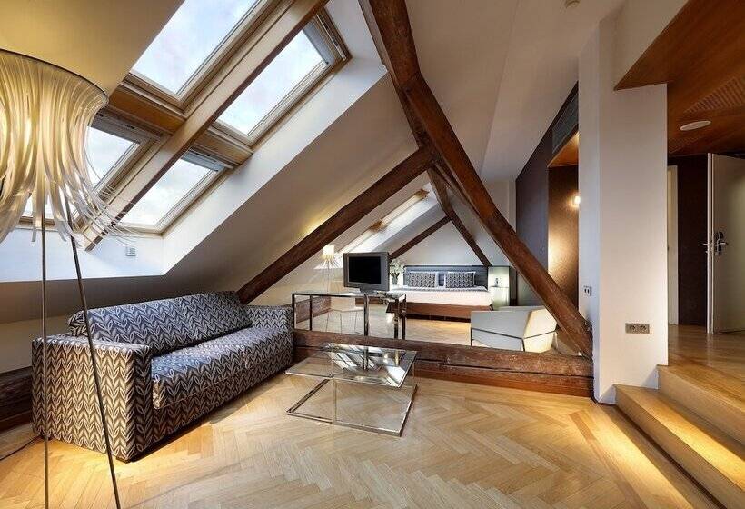 اتاق لوکس, Eurostars Thalia