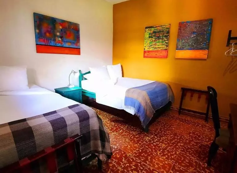 اتاق استاندارد سه نفره, La Posada Del Doctor