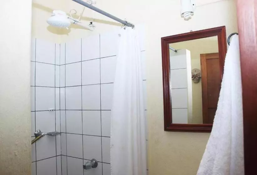 اتاق خانوادگی, La Posada Del Doctor